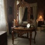 Victorian Elegance: Antique Ornate Dressing Table with Arch Mirror - Image 3