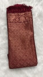 Regal Maroon Silk Saree with Traditional Golden Zari Borders - Image 5